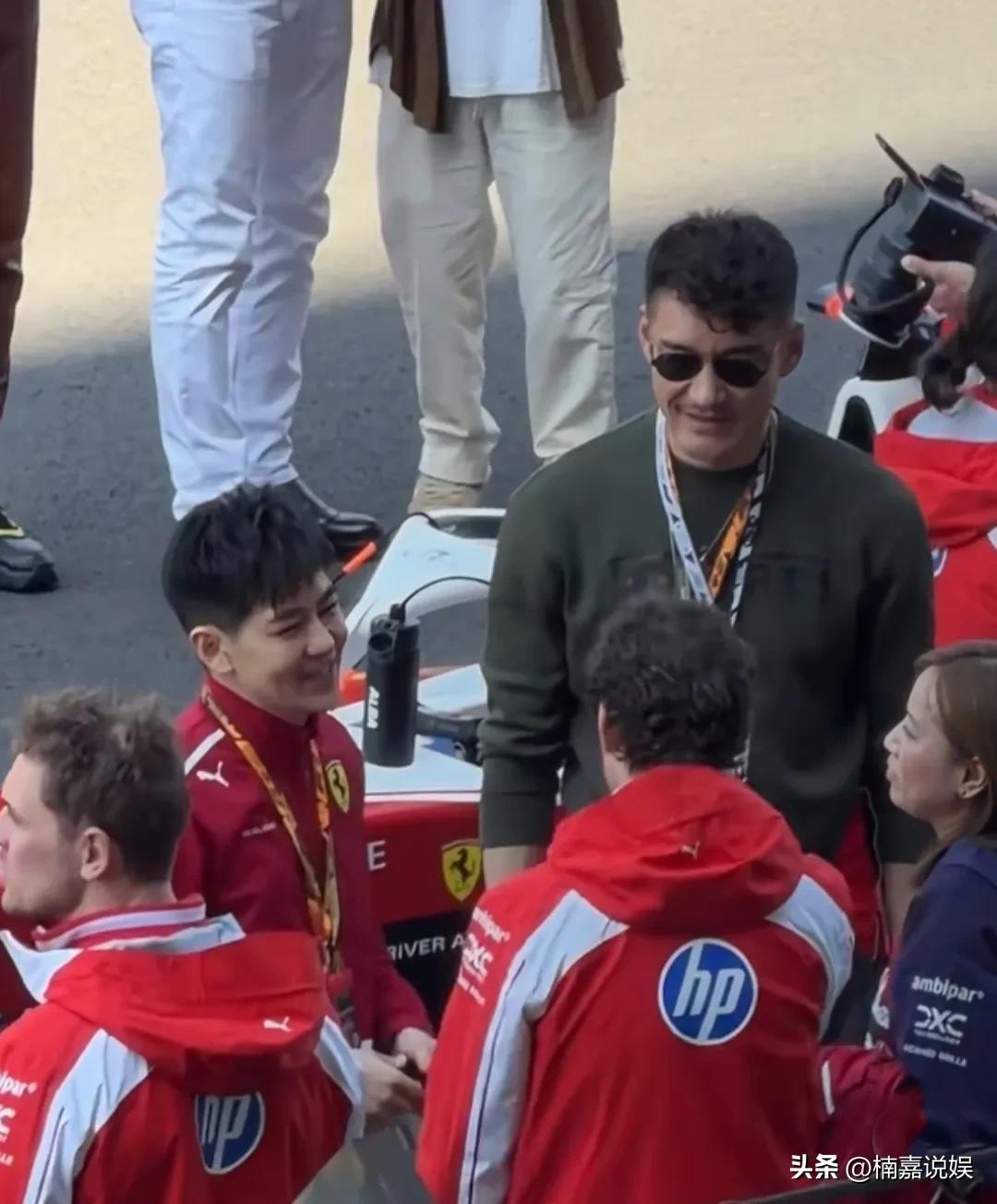 原以为胡兵保养得够好了，没想到林志颖更胜一筹啊！
胡兵和林志颖现身F1上海站。