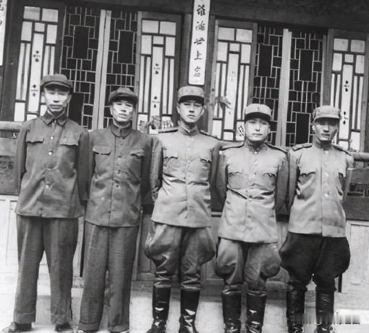 离谱！抗美援朝1953年就打完了，为啥还有7个志愿军1994年才回国？
 
这事