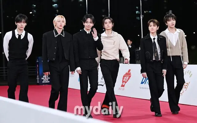 boynextdoor现身青龙奖红毯新闻图✨ 