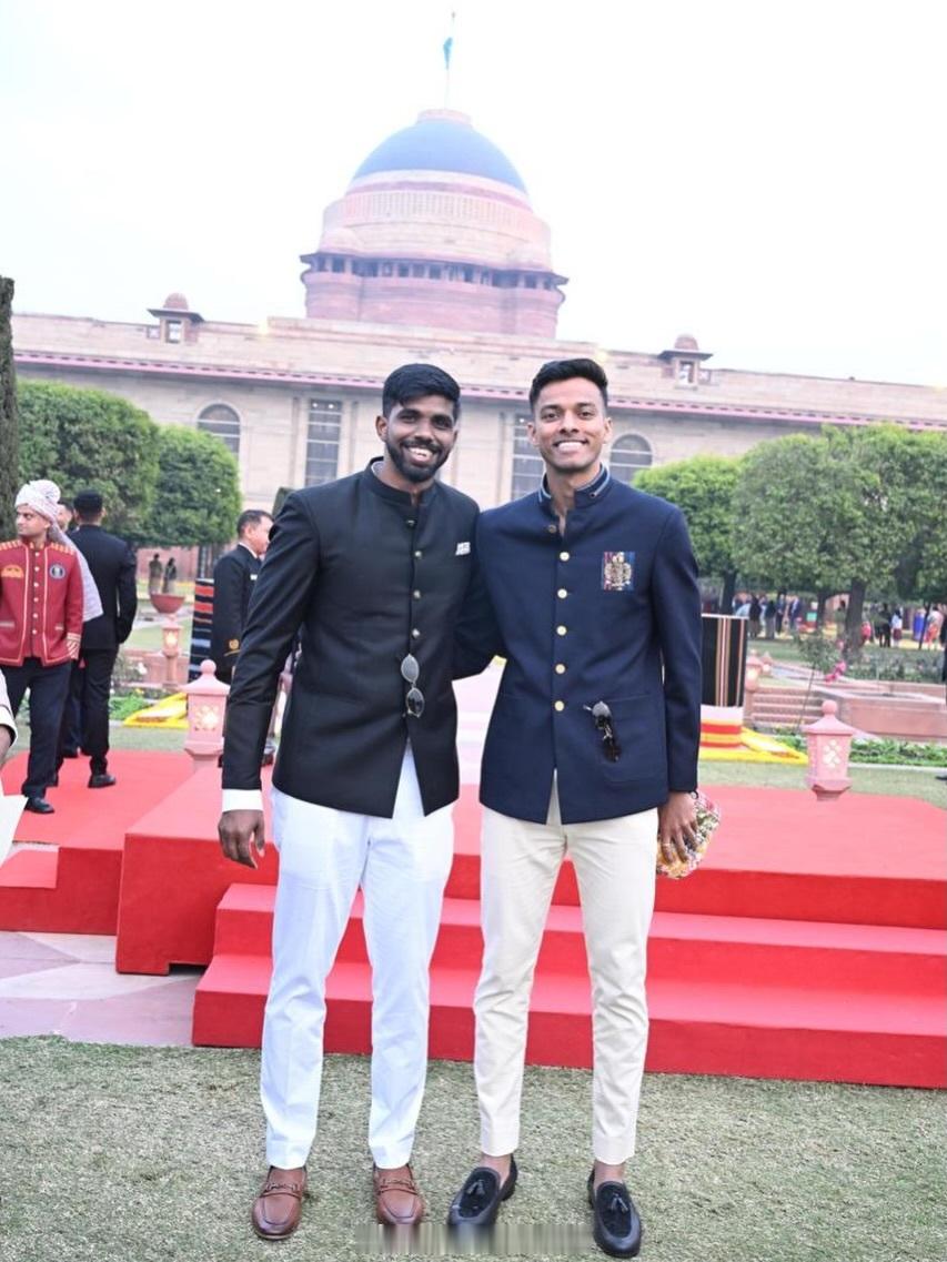 哇哦😯印度羽球男双组合兰基雷迪/谢提受印度总统邀请出席总统府举办的家宴，共同庆