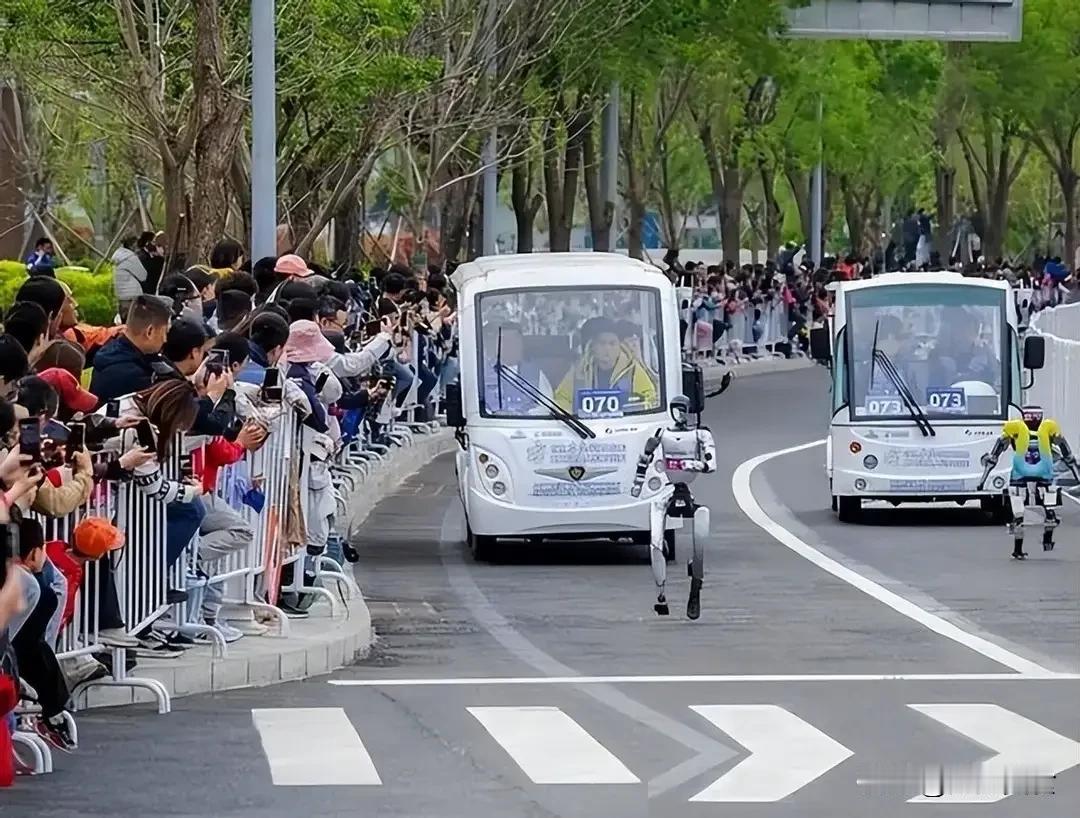 为什么很多人，宁可拿着5、6千的月薪，也要留在大城市生活？
 
当下不少年轻人坚
