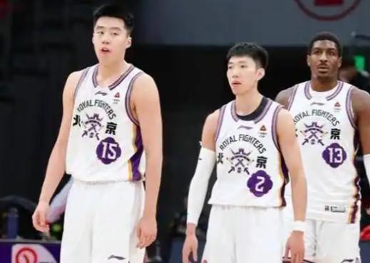 北京时间12月27日19：35，今晚的CBA常规赛第7轮进行三场比赛，赛程和对阵