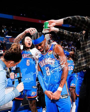 战力榜雷霆重返第一NBA官方公布最新一期球队战力榜，雷霆反超马刺重返榜首，湖人从