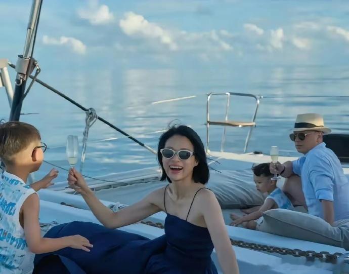 胡杏儿告诉我们，要及时止损，后面更好 ​​​