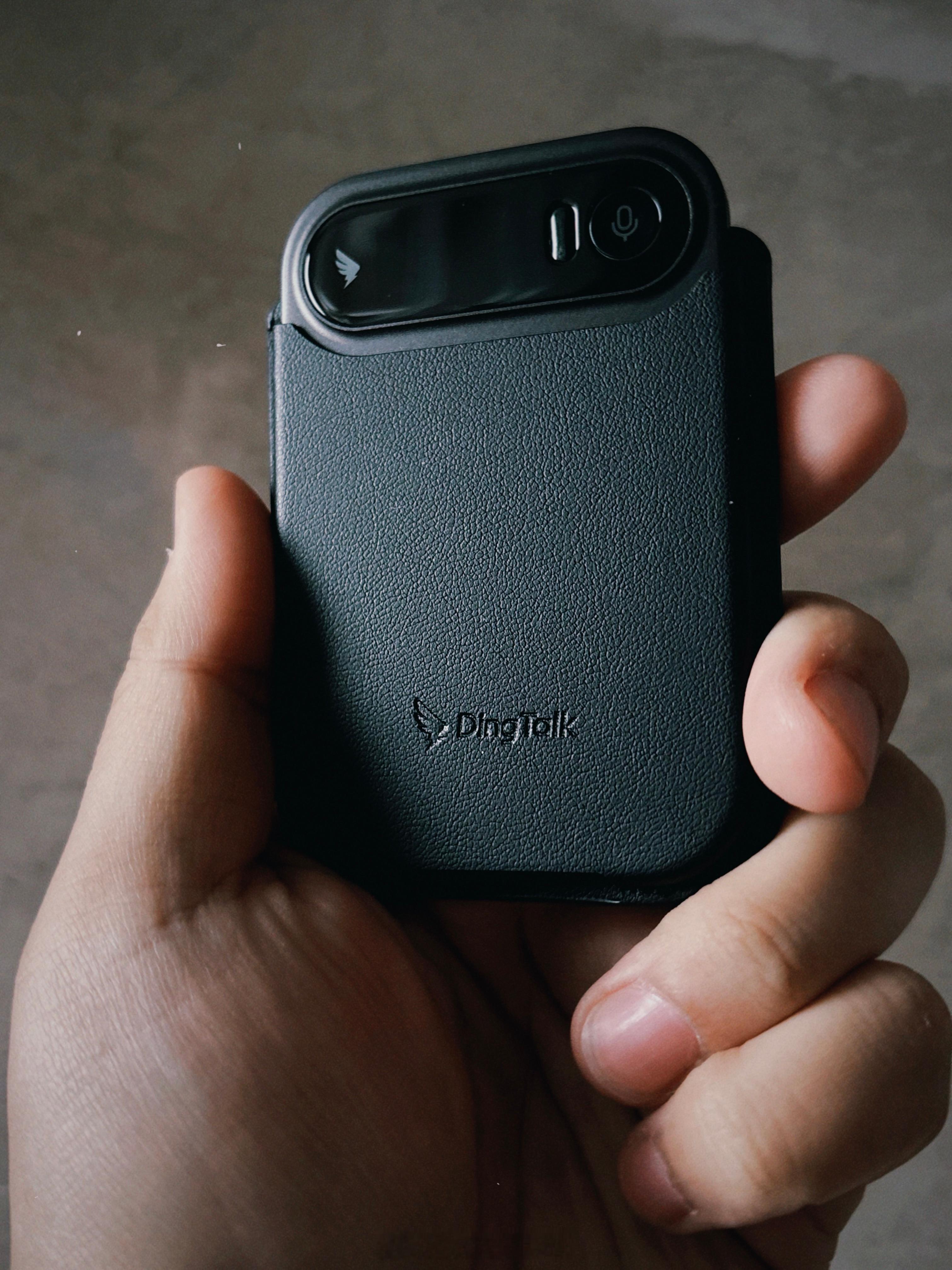 据说这个比智能眼镜更有生产力 