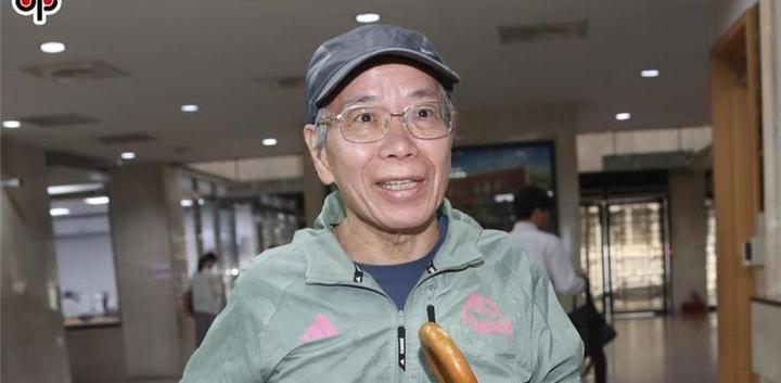 就在7月24日上午，加入民进党32年的张景森突然宣布退党，此举被外界视为给赖清德