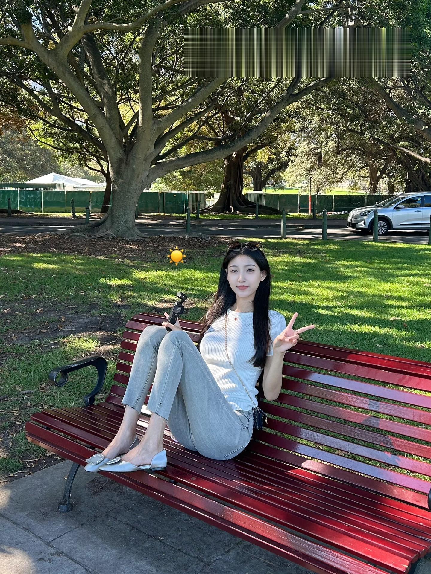 漂亮的脸太多了 我只想做一个开心的小女孩