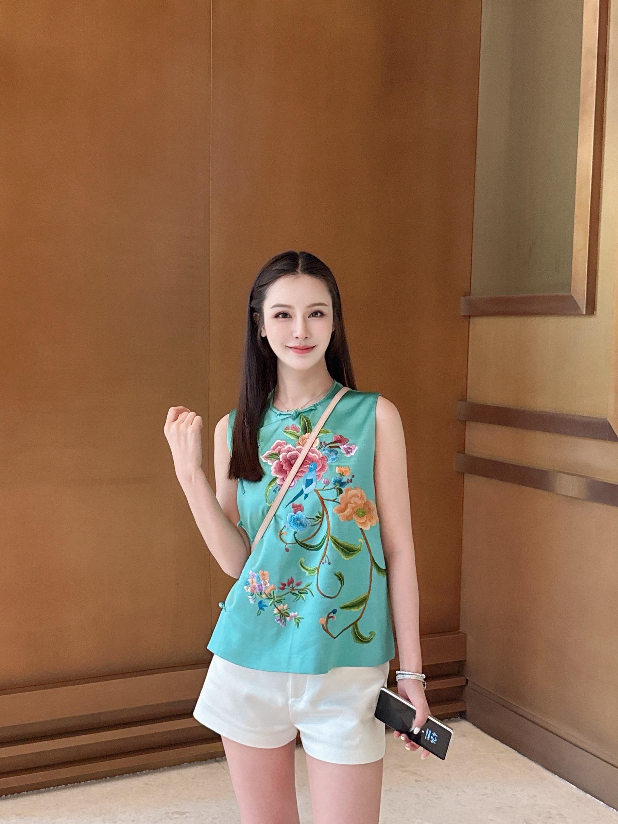 在自己的小世界里做最快乐的人， 洒脱一些，世界并不需要我完美无缺。