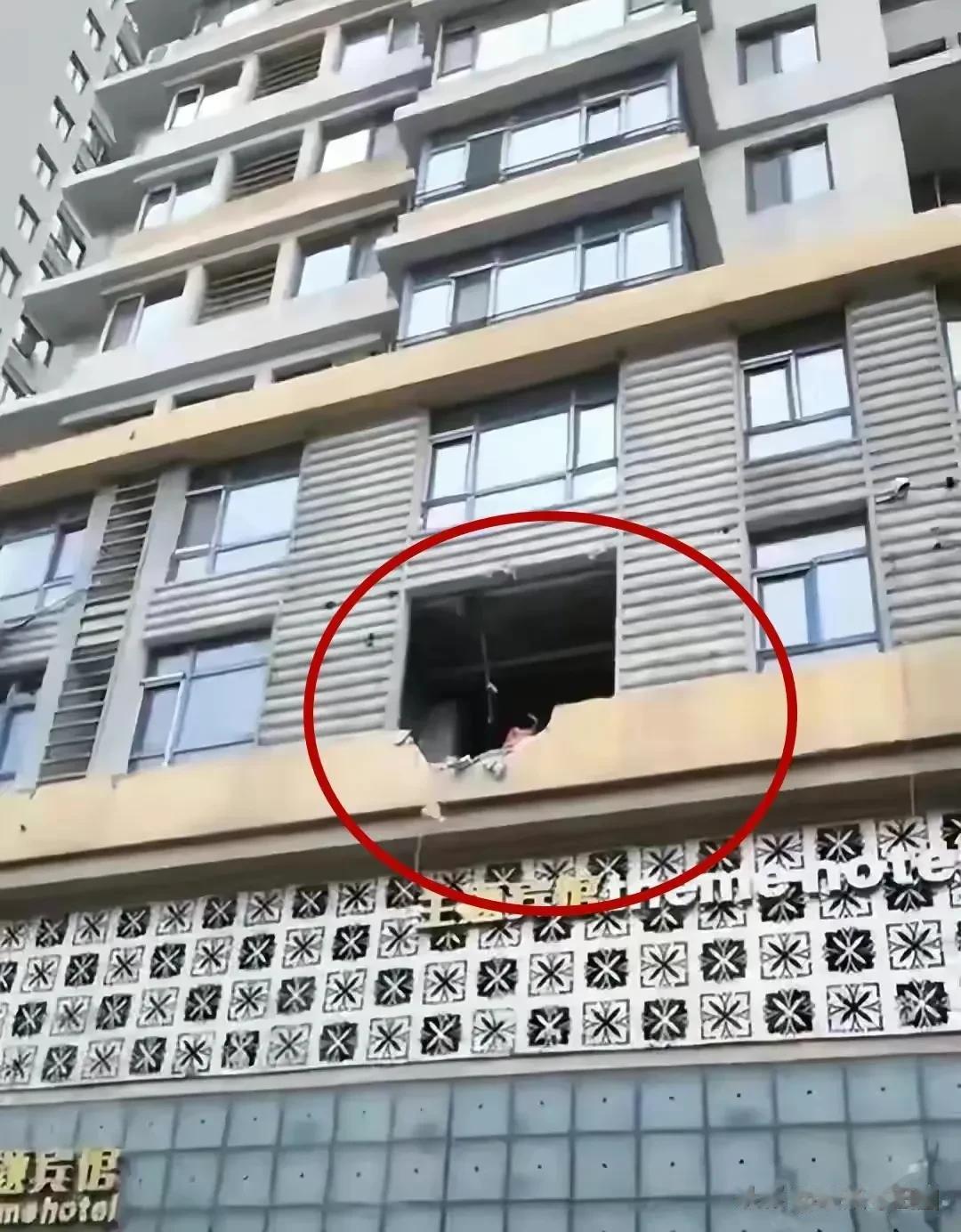哈尔滨这个租户老板和装修工人怎么办啊？1.68亿的天价赔偿款要怎么赔啊！

据悉
