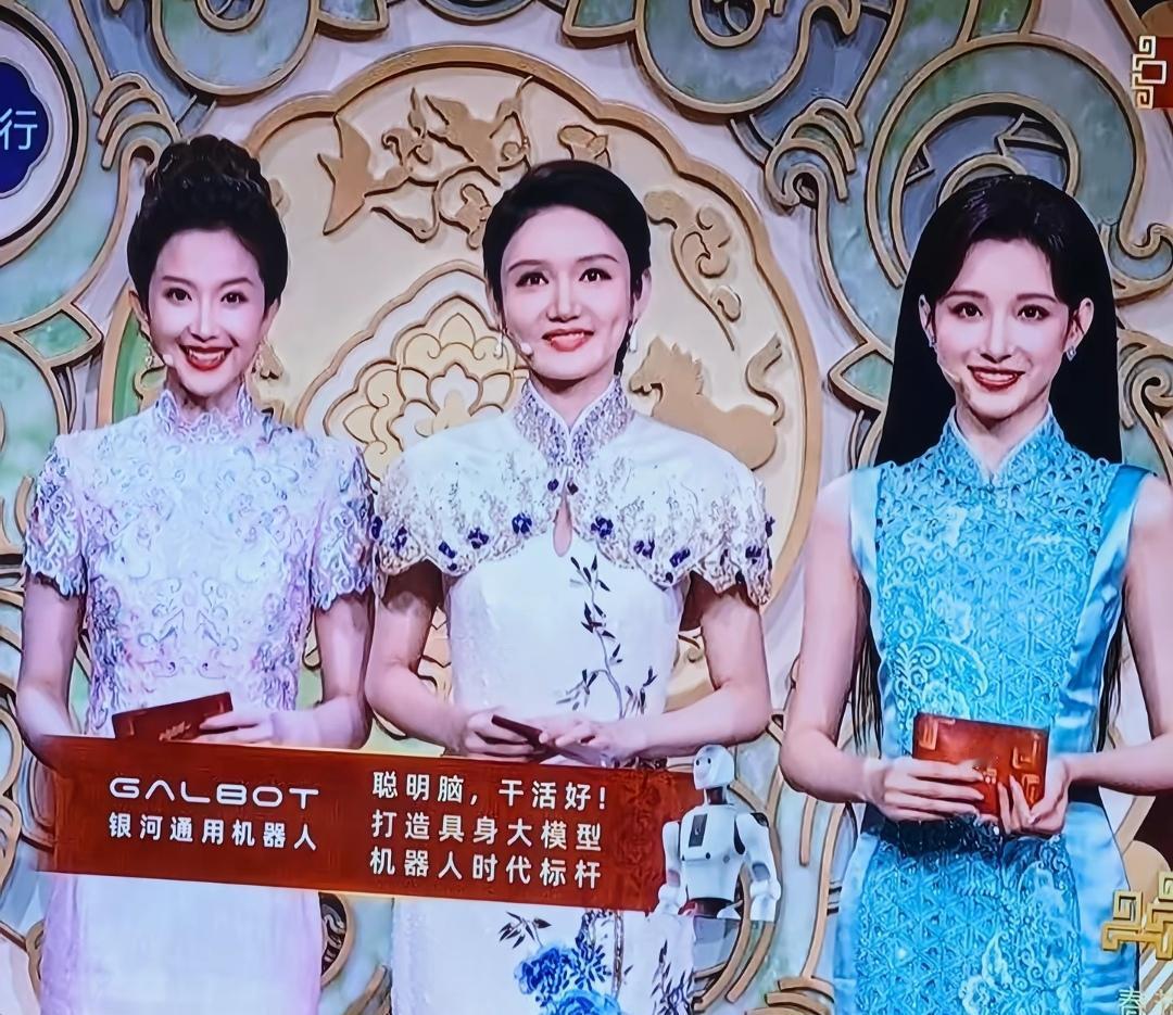 春晚落泪不是委屈，是你不知道龙洋那天，到底经历了什么。
她不是为那些“看提词器”