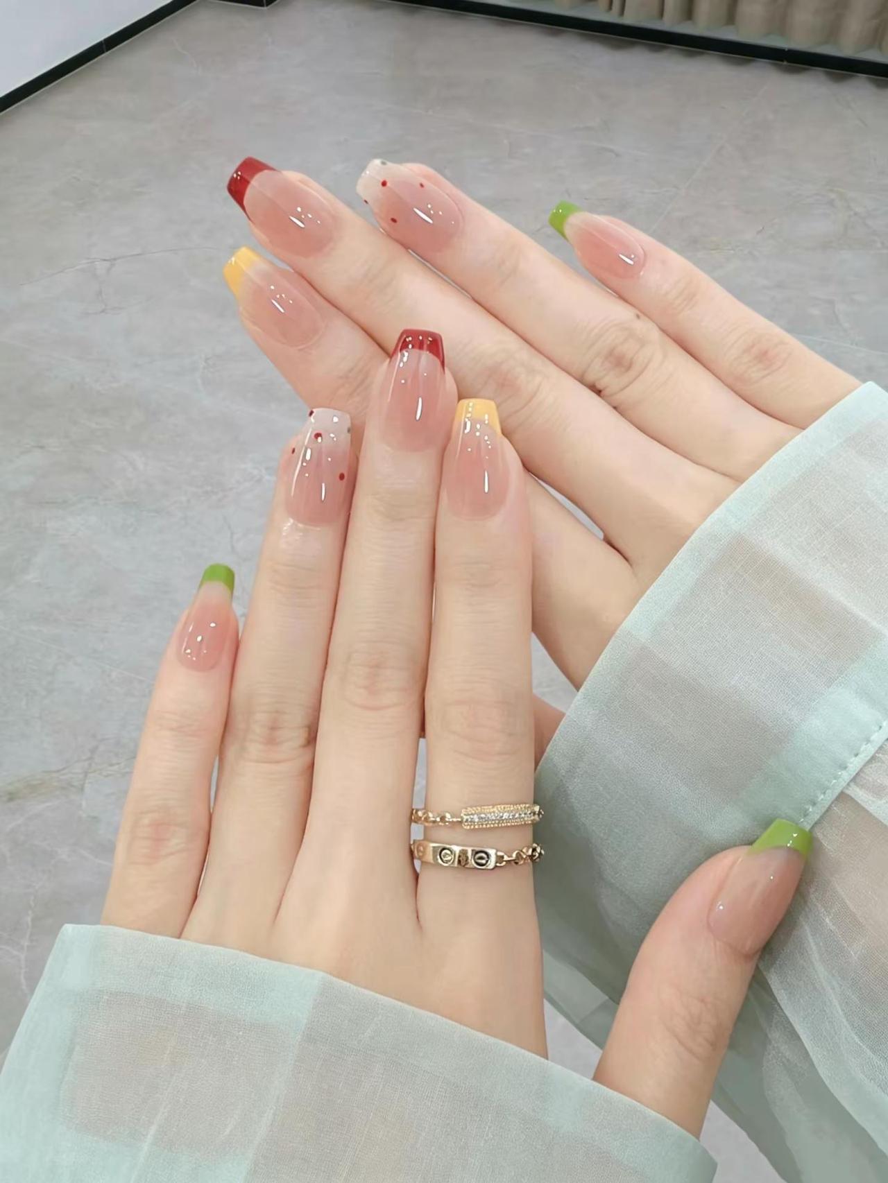 夏日限定～好仙好浪漫的🌈多巴胺法式美甲。美甲 穿戴甲 法式美甲 多巴胺美甲