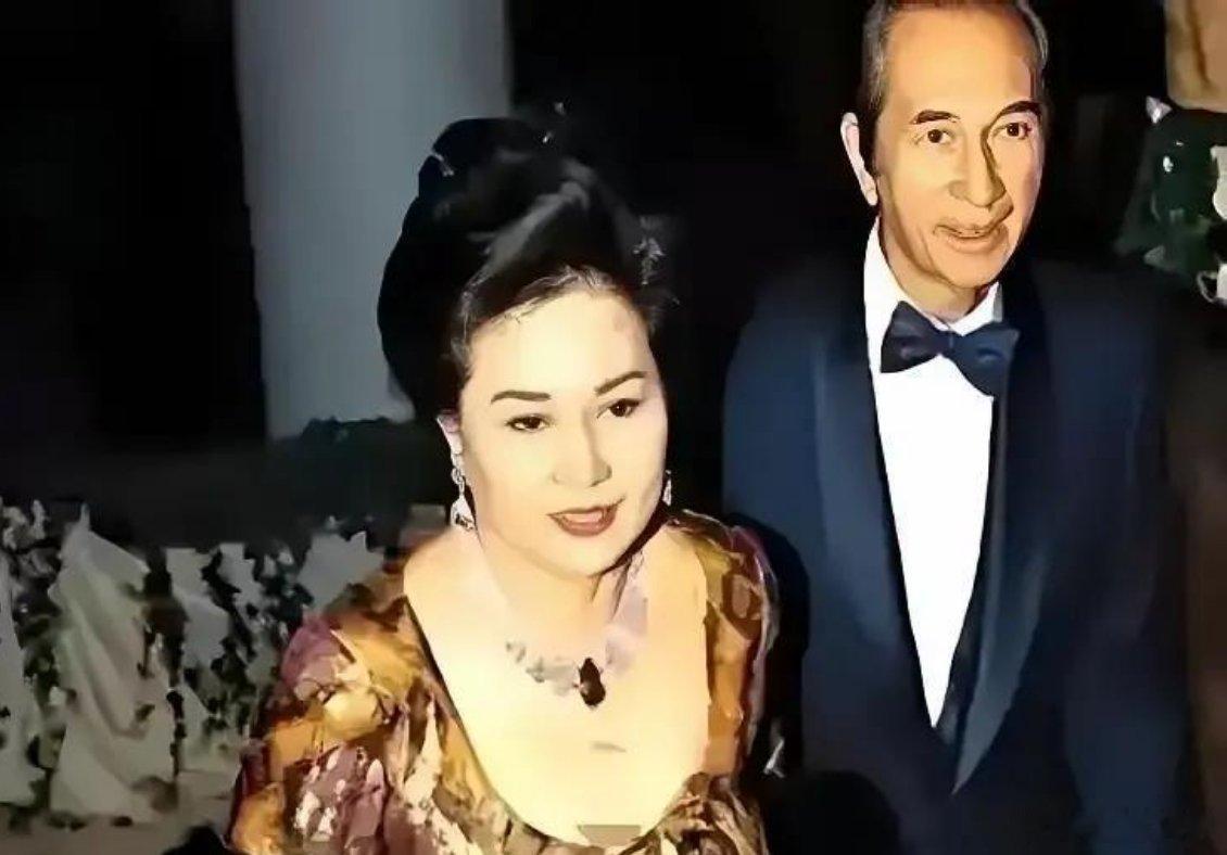 二房蓝琼缨当年拼命抢家产，就盼着子孙满堂、香火旺盛。可结果呢？五个孩子，要么不结