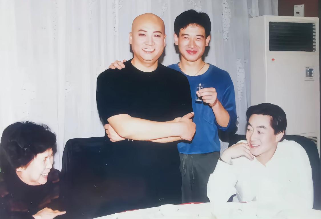 迟重瑞、六小龄童、杨洁导演
