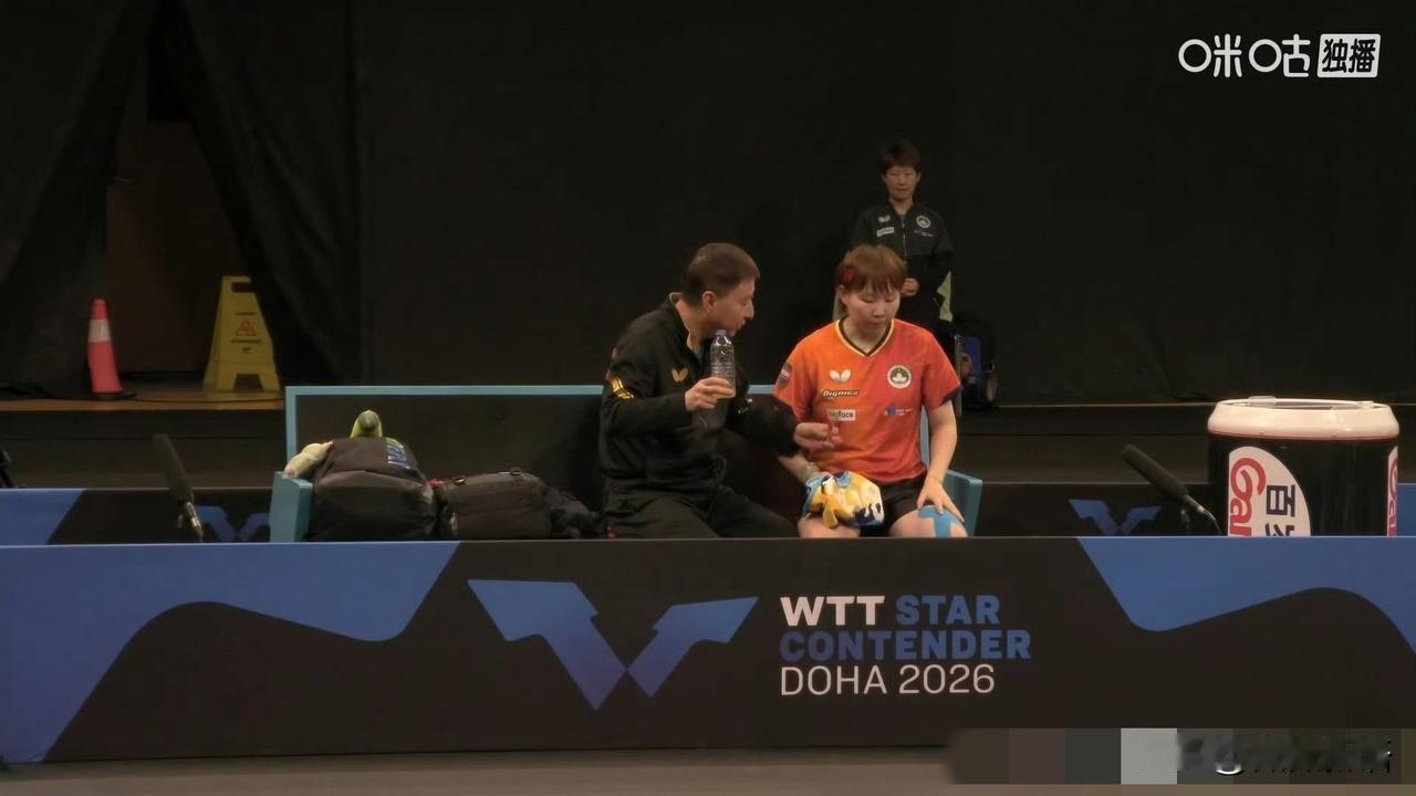 恭喜朱雨玲晋级女单决赛。
多哈冠军赛朱雨玲是刚刚拿了女单冠军，这一站多哈球星挑战