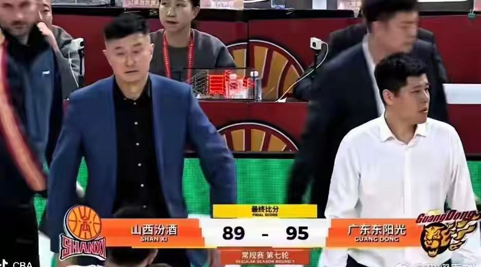 领先二十分，算个那啥。
山西队的第三节打出一波18：4，差点让广东队“翻车”，再