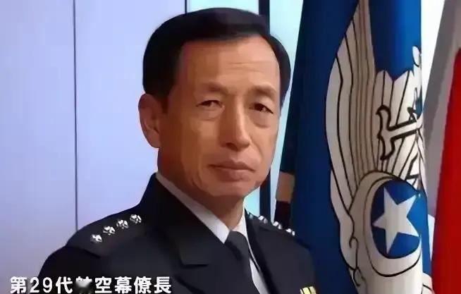 日本政客强硬喊话了！日本极右翼政客田母神俊雄1月14日公开表示，我想对那些批评高