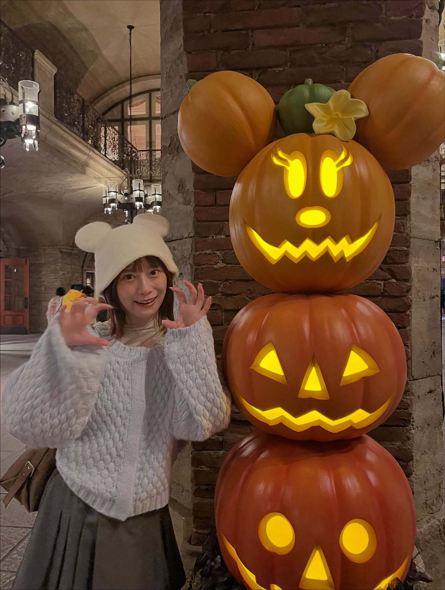 東村芽依🍓「久しぶりのディズニー🎃🩵いっぱい食べた🩵HappyHallo