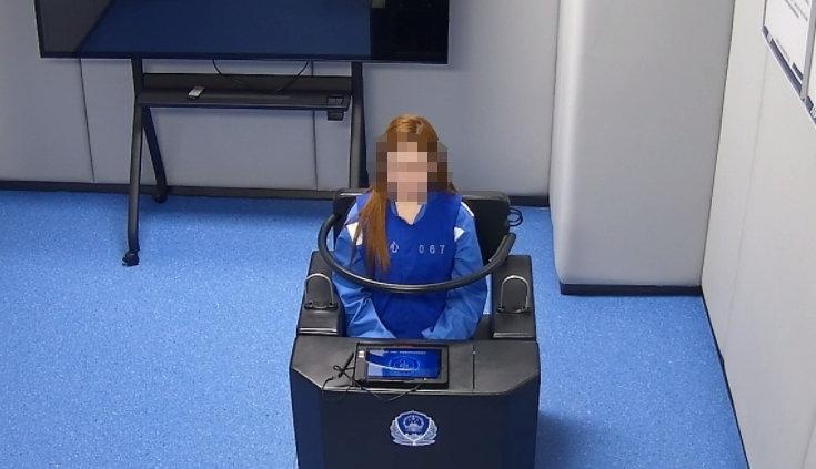 4月24日晚，普陀的欧先生发现手机里27万多存款被盗。民警查看转账记录，发现多是
