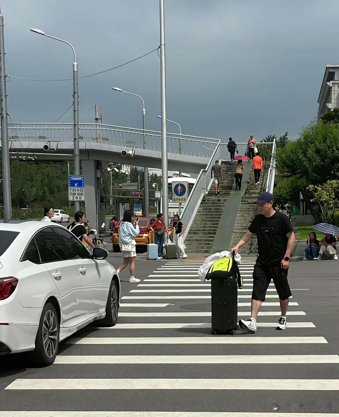 邱贻可没去横滨，透露出一些“迹象”：

之前有传闻说，邱贻可这次竞聘可能担任女队