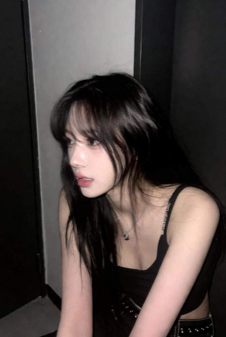 距离理解最远的是憧憬。