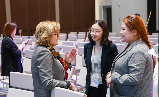 对人表示好感的方式表达好感的核心是真诚自然、不施压，可以从日常细节入手：记住对方