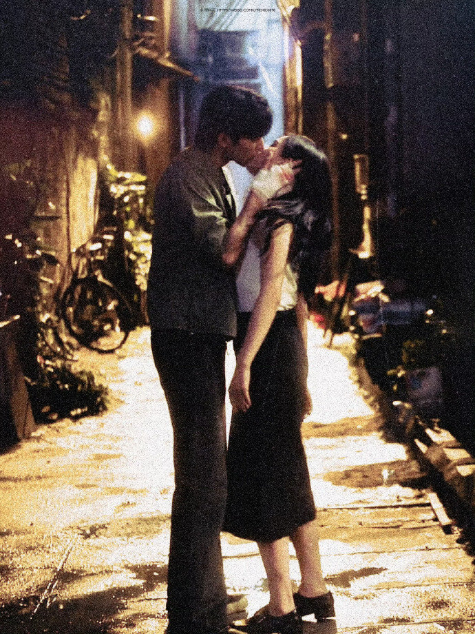 宋威龙张婧仪新剧情感浓度超标 谁隔着屏幕直接磕晕！对视时眼尾都带着拉扯感，一句“