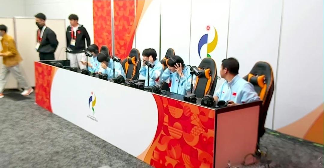 亚运王者荣耀四分之一决赛中国战胜印尼王者荣耀，还有外国人玩呢？？？ ​​​