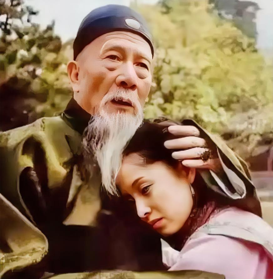 1881年，71岁的左宗棠icon娶了17岁的章怡为妾。洞房花烛夜，章怡解开衣扣