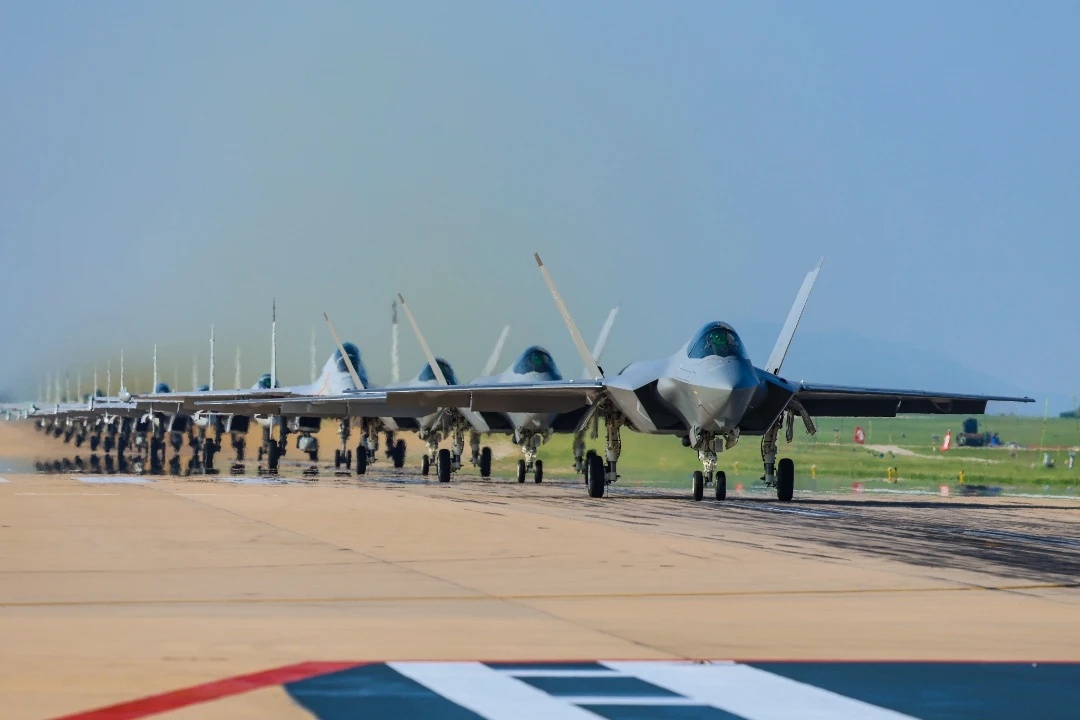 新时代的海航大某基地歼-35、歼-15T/DH/DT等好图重温大象漫步、电磁弹射