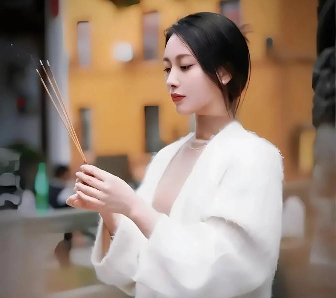 有福气的女人，会有的以下5个特征：1，体重丰满，保持不胖不
第一、体重丰满，保持