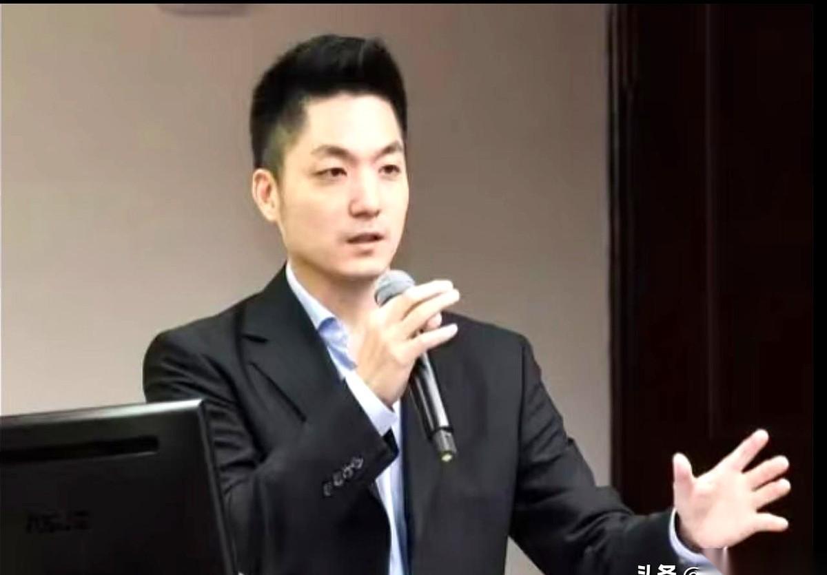 蒋万安这声“保卫”
听着总觉着哪里不对味。


越想越不得劲！
吴石将军出生入死