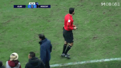 北京国安1：2负于麦克阿瑟，本场比赛北京国安的后卫柏杨“出名”了，全场几乎是他的