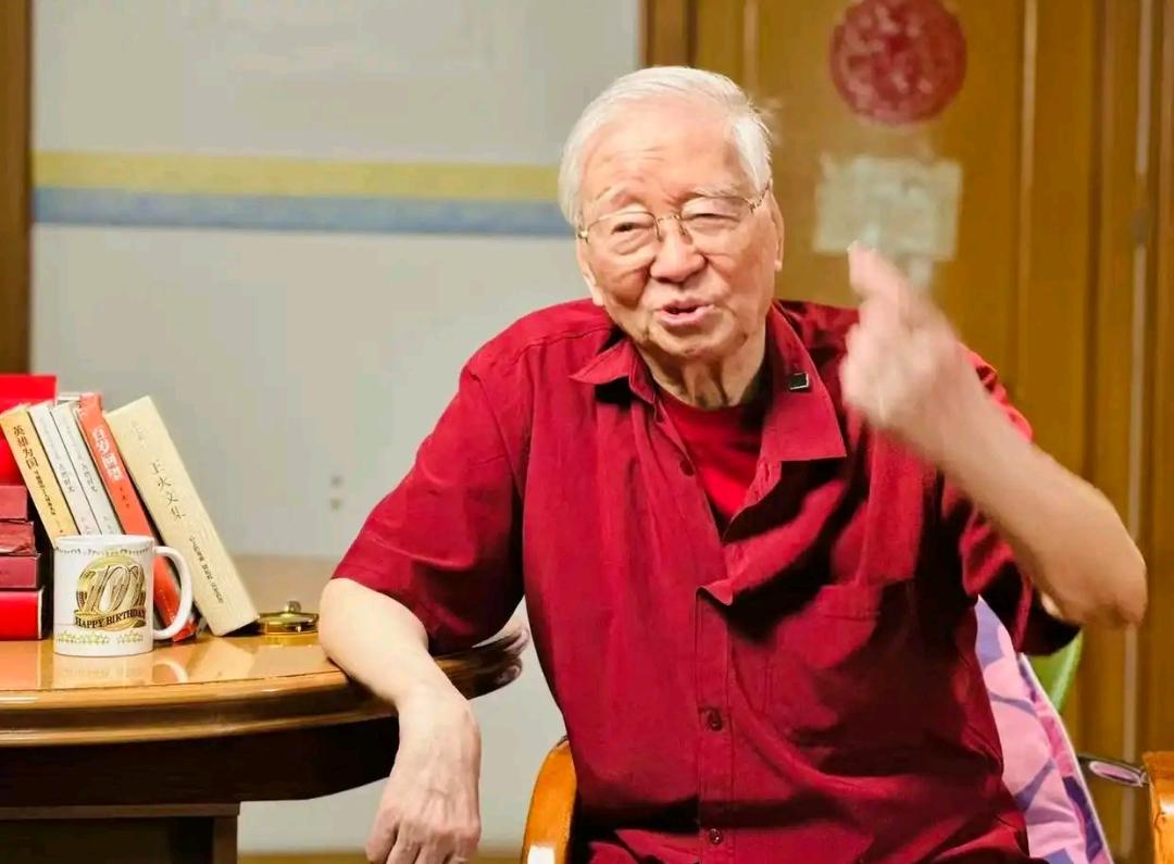 昨晚，我们失去了一位文学巨匠——著名作家王火（本名王洪溥），享年103岁。作为茅