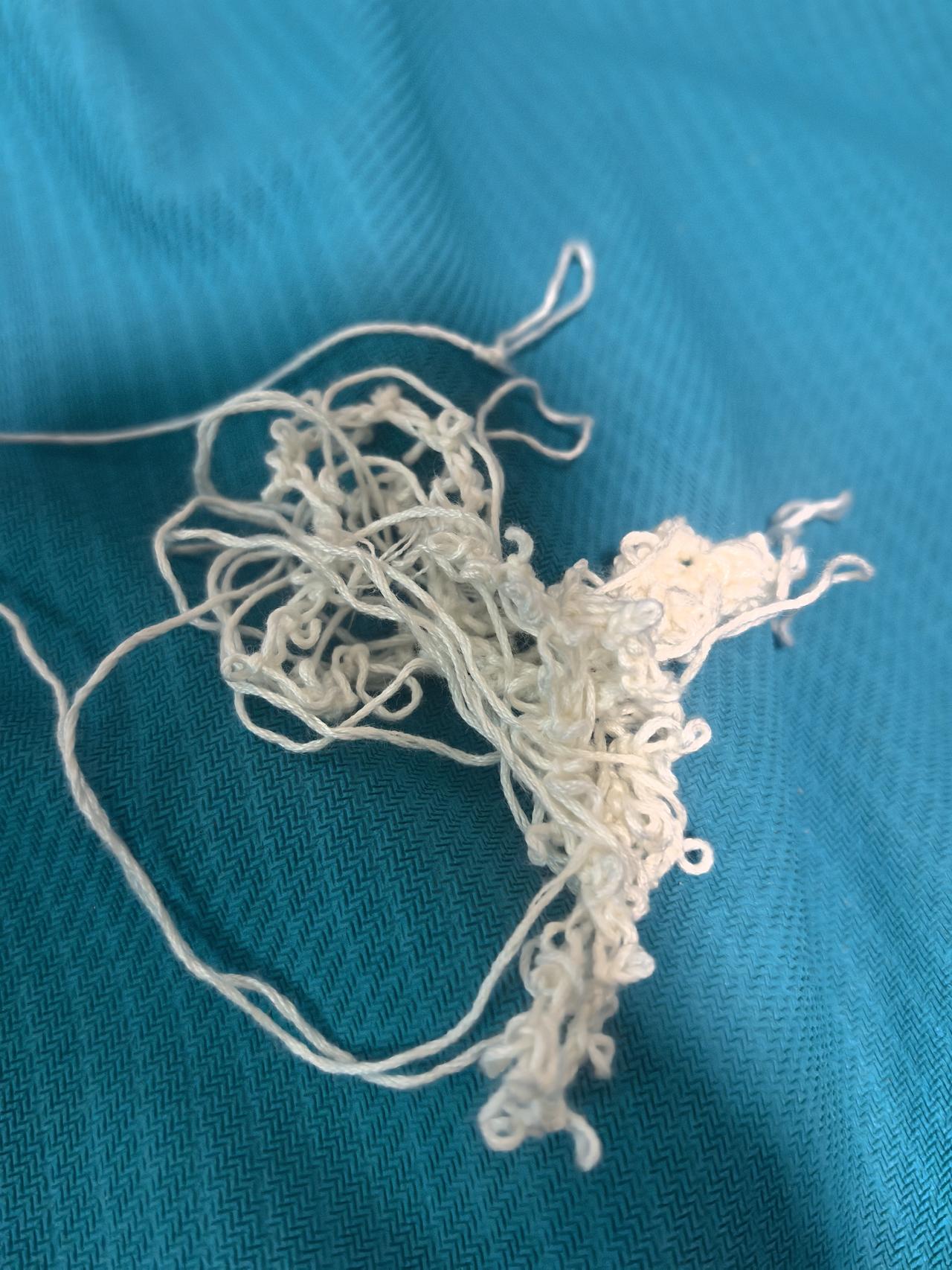 每次织一件毛衣的时候，前期都要花费很多时间，织了拆拆了织。反反复复估计要到10遍
