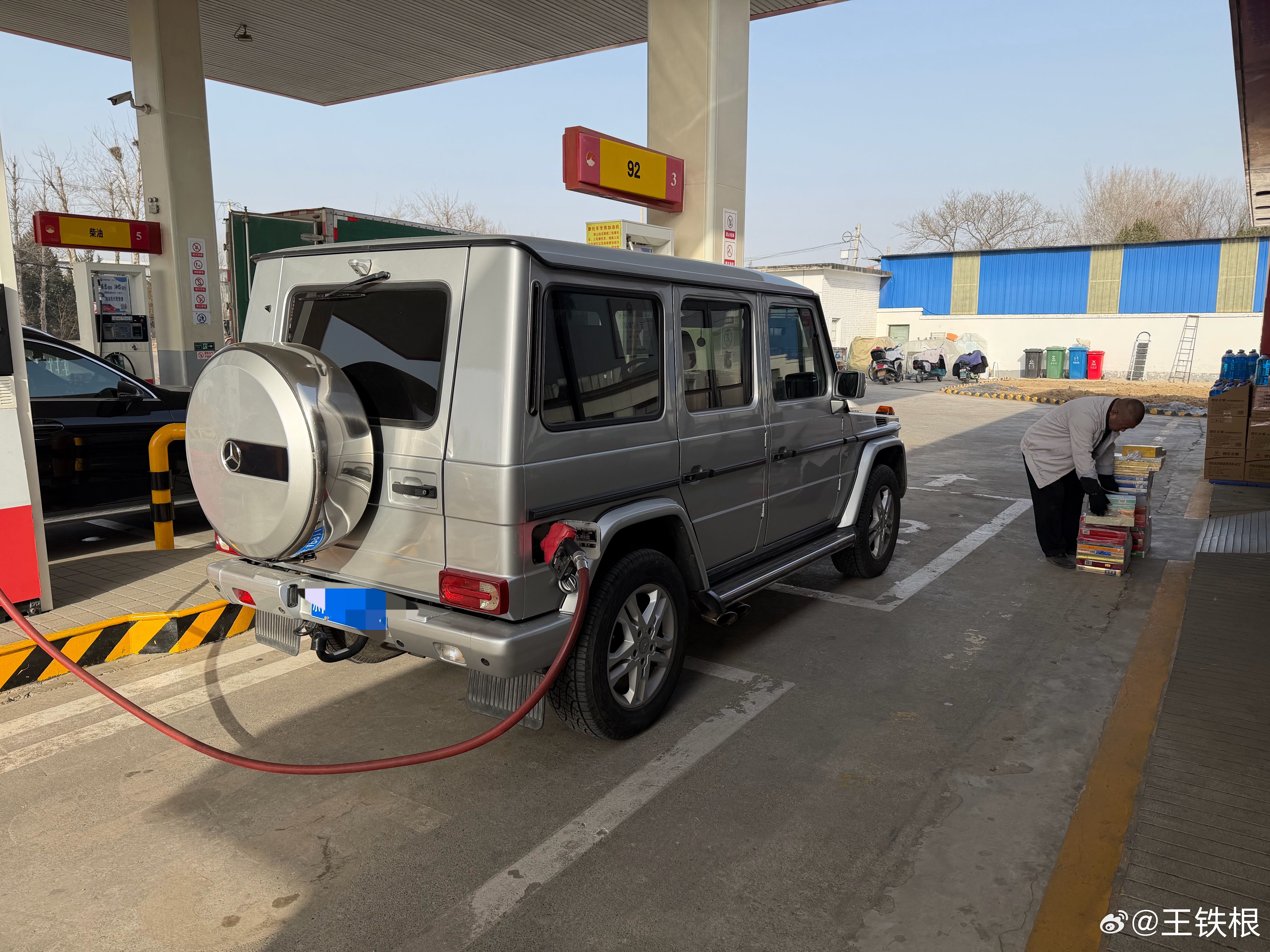 把老泽远的G500要过来品鉴一下，毫不夸张地说，刚开了20米就想买了冯潇多次和我