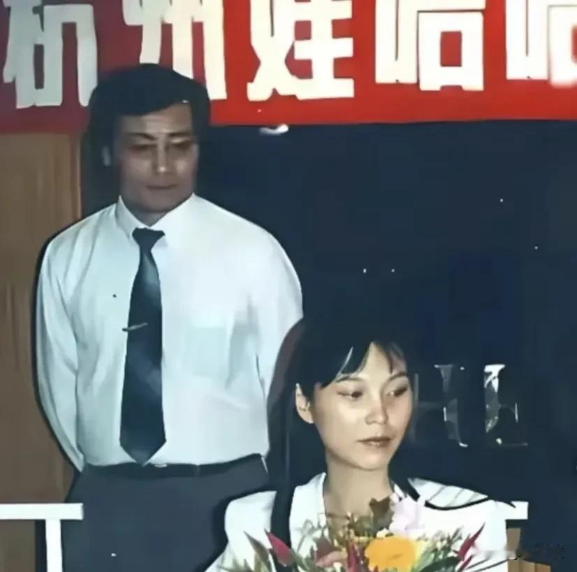 2007年老宗头与达能冲突，杜三背刺宗老，战队达能公开指责宗老合资协议，宗女任宏