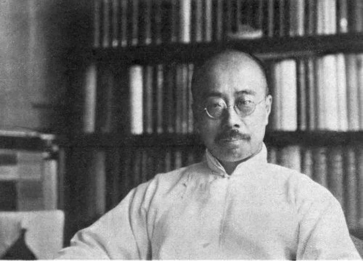 周作人因当汉奸被判枪毙，被胡适等人救下，改判坐牢。49年出狱后曾决定去台湾，后写