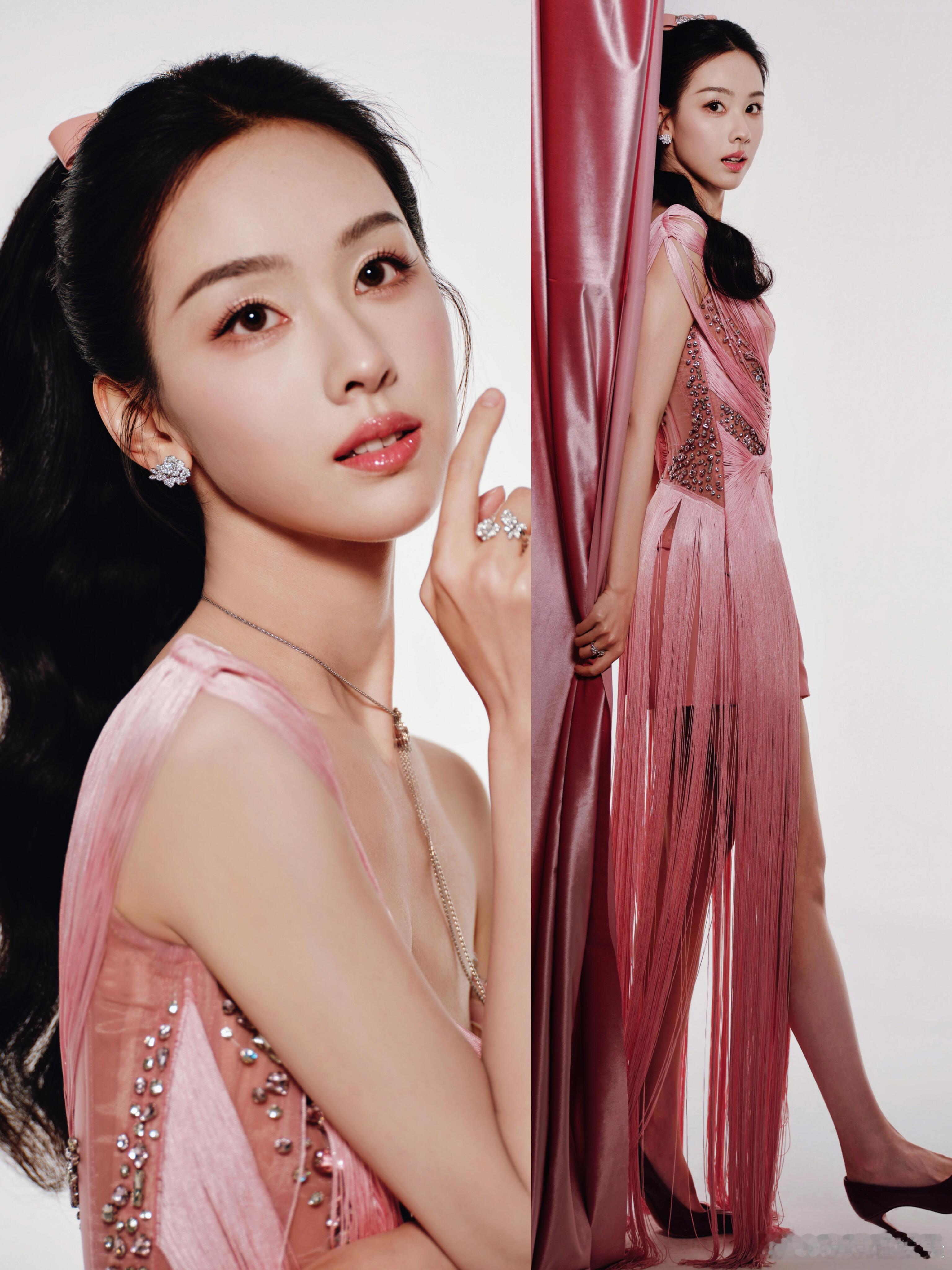 陈都灵粉色芭比造型，又美又辣 