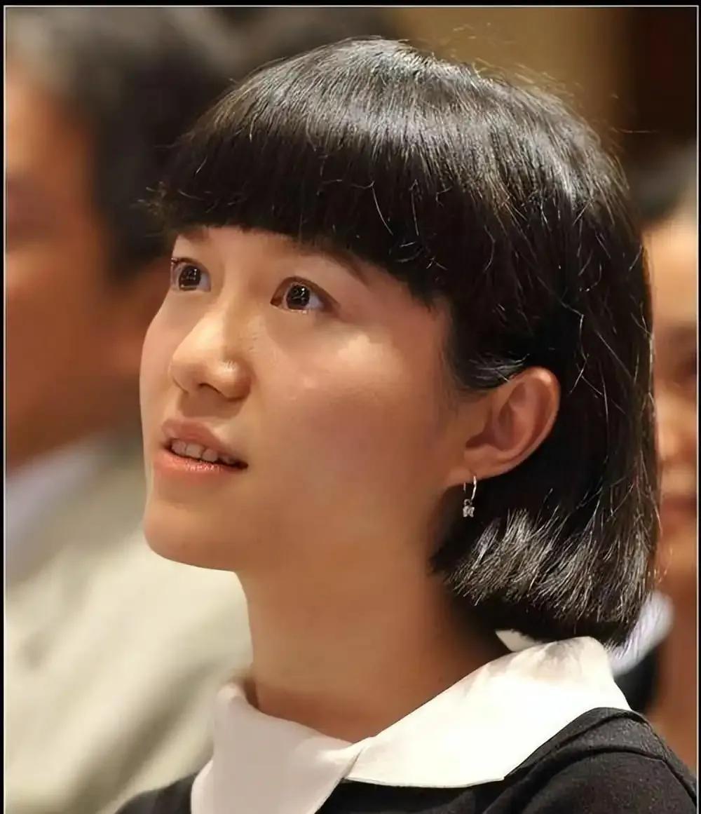 翁帆的人生选择：尊重每一种生活的本真
 
近日看翁帆离开曾与杨振宁先生同住的专家