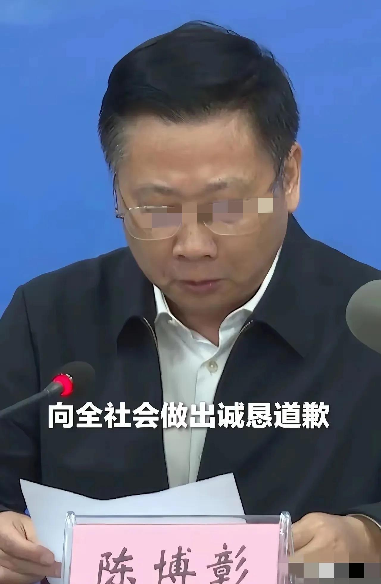 这操作有意思了！浏阳出事的烟花厂工商登记叫李定才，他是实际控制人，职务竟然挂了一