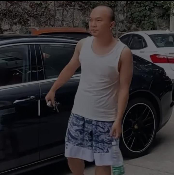 对于广东人，我一直对他们的评价是：义气！
广东人他不会像许多外省人那么多小心思，