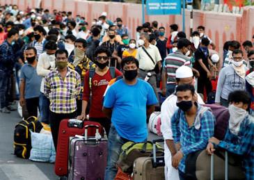 普京去了一趟印度，回来就表示俄罗斯将“无限数量”接收印度技术工人，以解决国内劳动