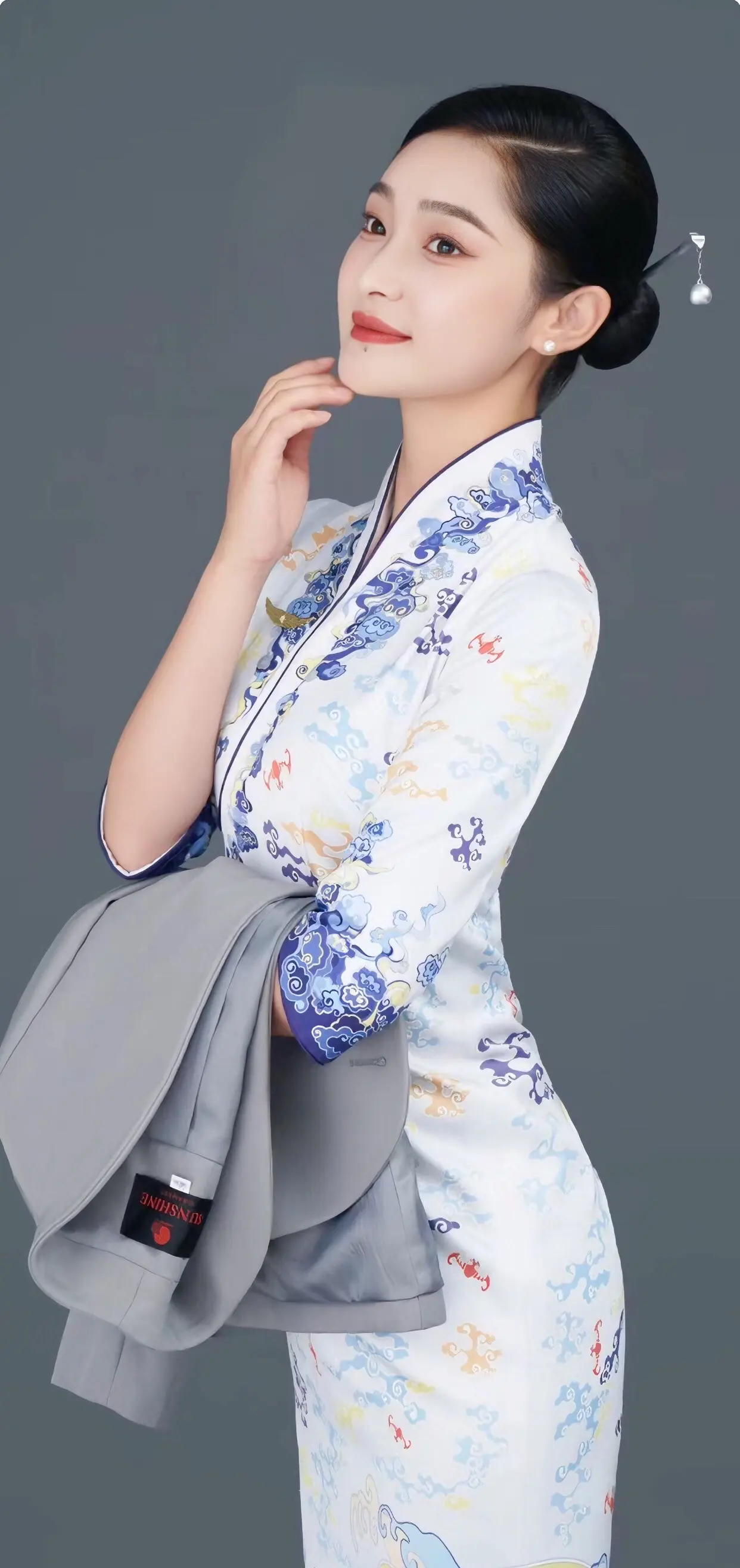 江南烟雨朦胧。