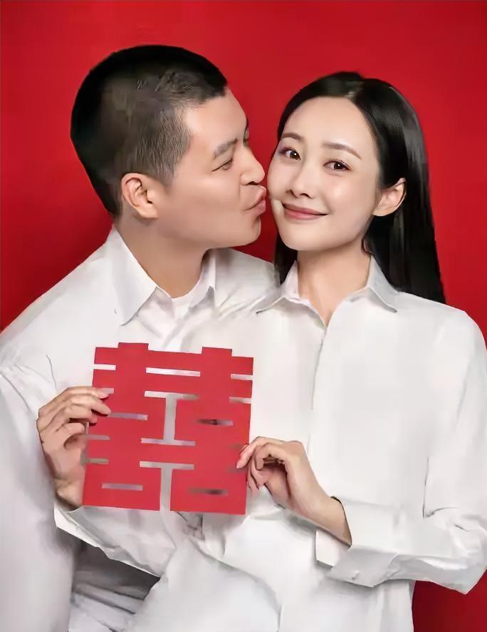 近日，备受关注的知名女演员李纯正式官宣结婚，这位以清新气质和扎实演技赢得无数粉丝
