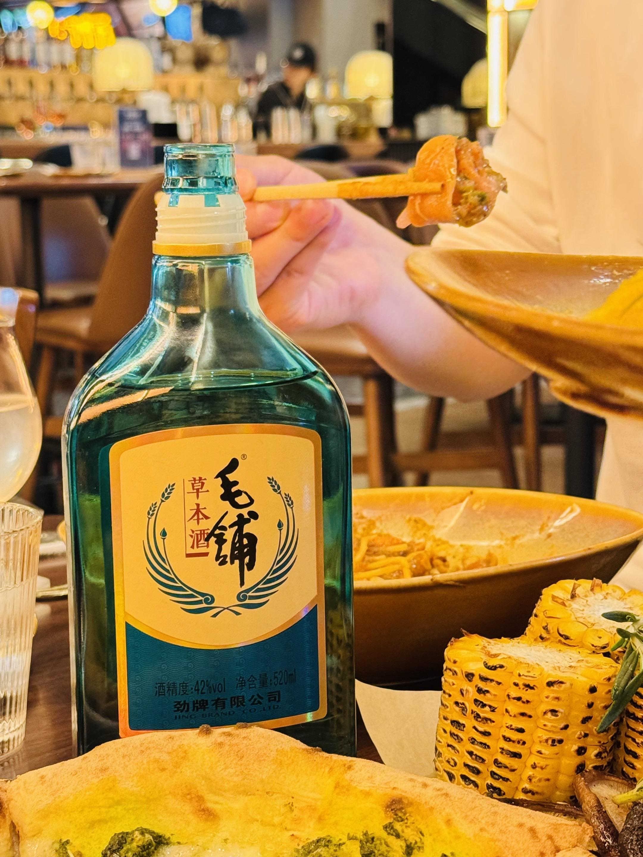 今日主线任务：哐哐炫饭，嘎嘎喝酒。