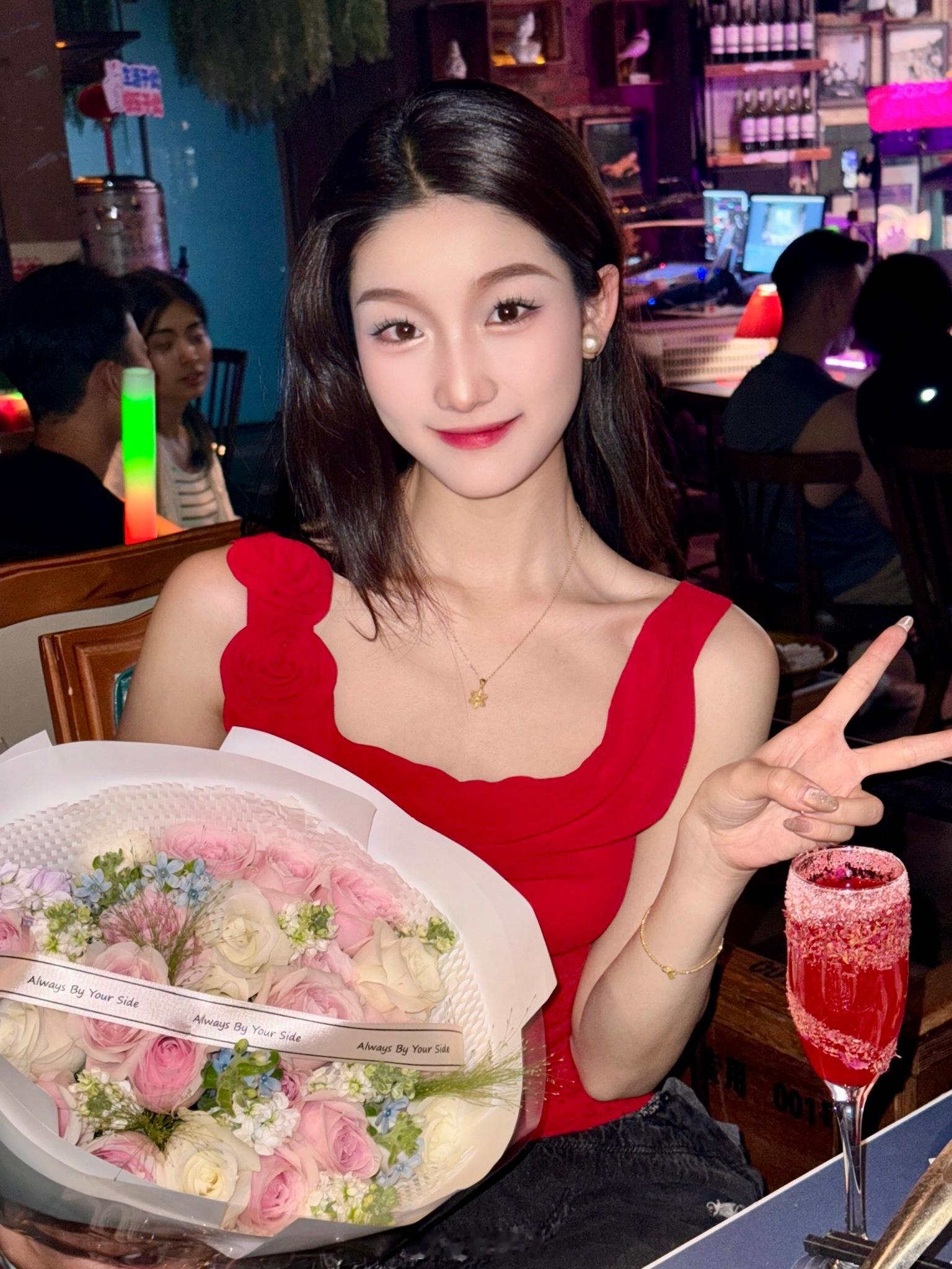 喜欢花花💐喜欢小蛋糕🧁 ​​​
