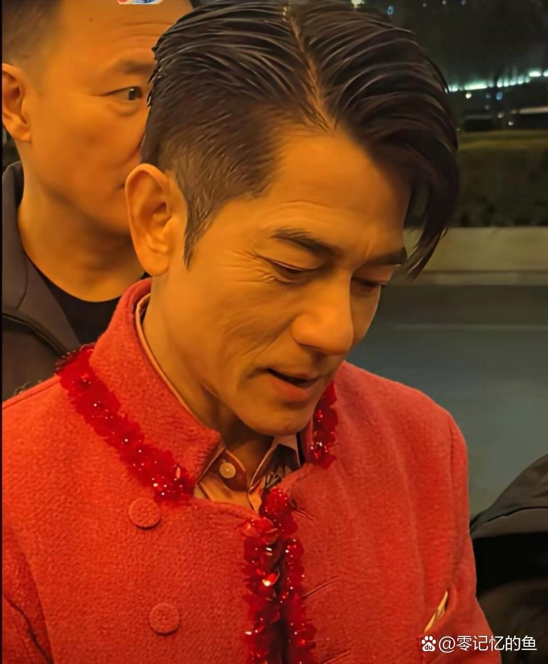 岁月不饶人，郭富城也显老态了，不过多了几分沉稳沧桑，依旧很有男人味。 