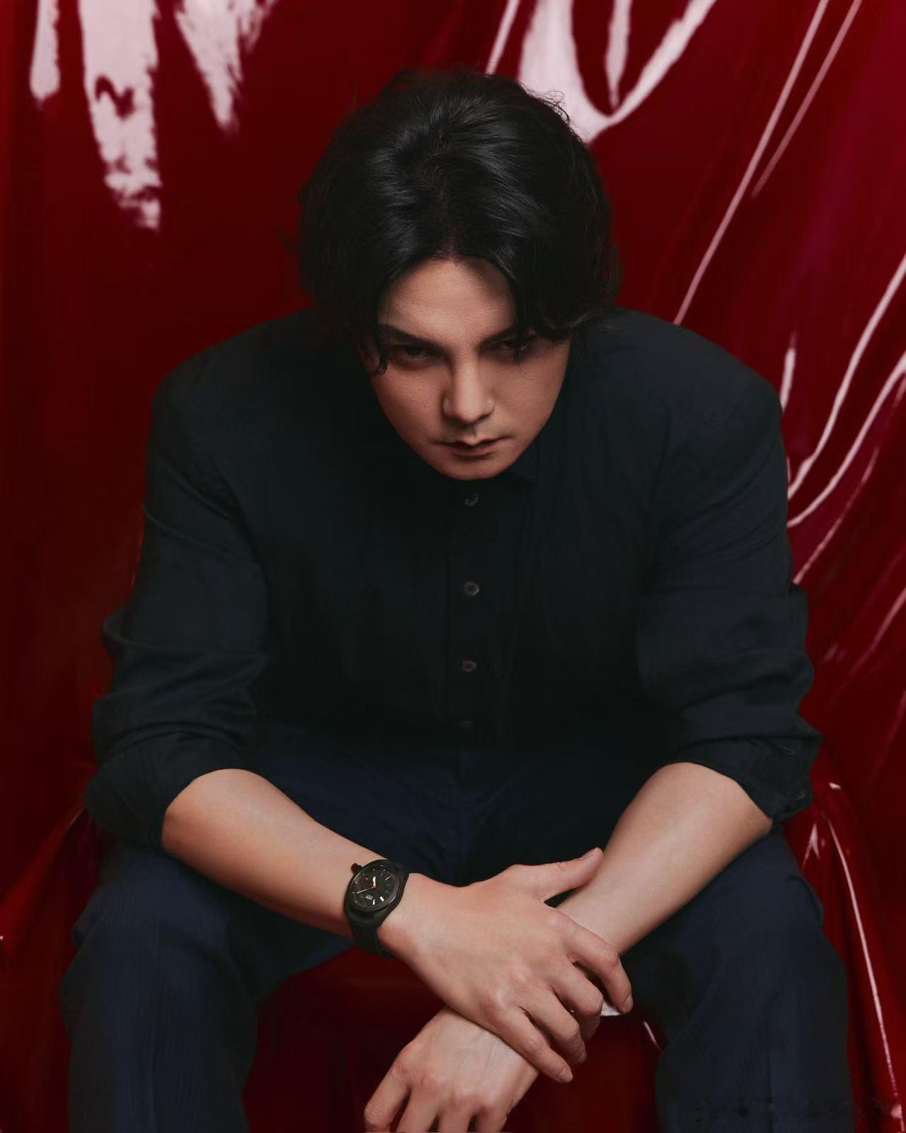 黄晓明尹正创业谁当老板 第一次看到这种娱乐圈创业题材，两人化身公司合伙人，一边用