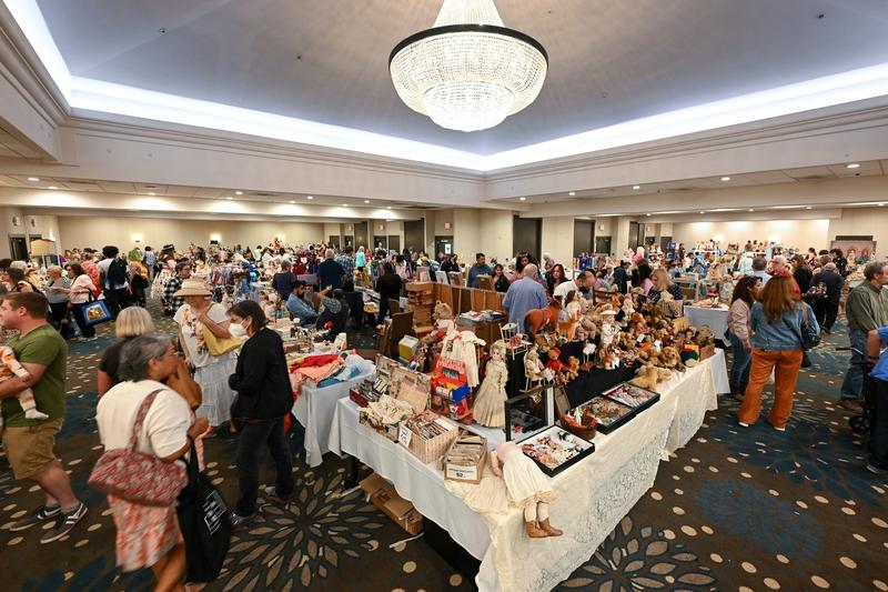 最近一款df-61玩偶让西方一些人破防了，这反应也是没谁了～ 要知道美国年年超级