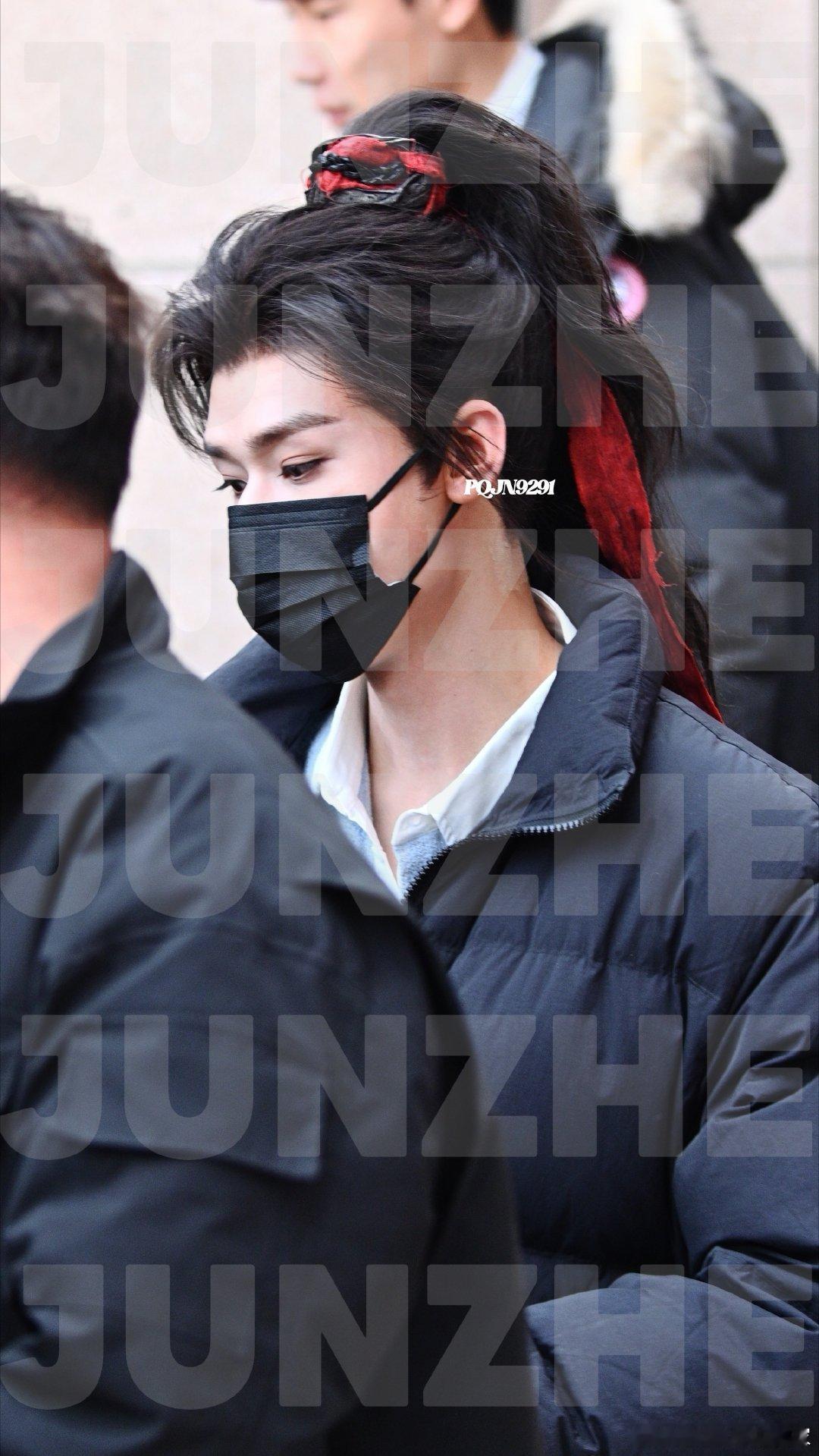 龚俊陆小凤凤舞九天出妆路透，怎么有胡子🧔🏻还挡不住帅😎啊 